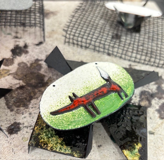 Foxy_enamel_in_work.jpg